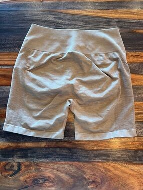 High-Waist Seamless Women's Shorts in Light Gray